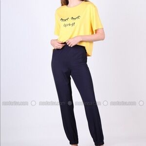 Meliana
Yellow - Crew neck - Pyjama Set